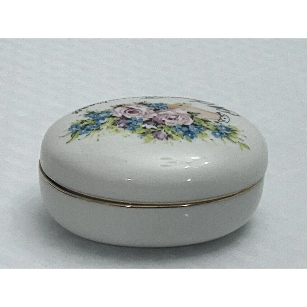 Sweet‎ Remembrance Ceramic Trinket Box Dish Avon Valentines Day 1982 Vintage